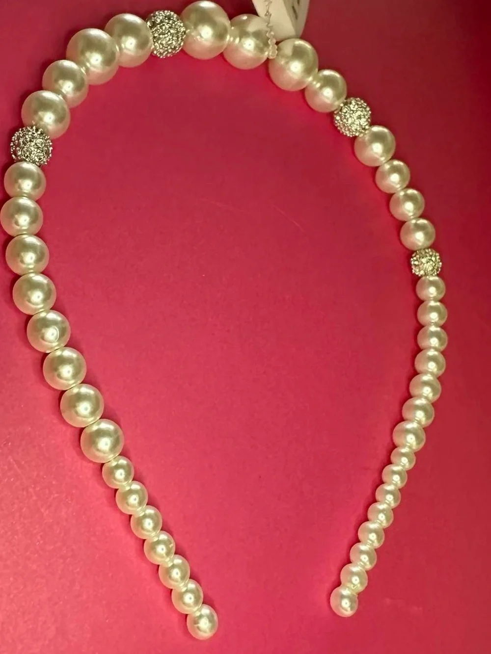Pearl rhinestone elegant hair band.